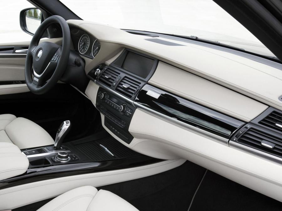  BMW X5 xDrive 3.5d 10 Year Edition 2009 года  (фото 3 из 18)